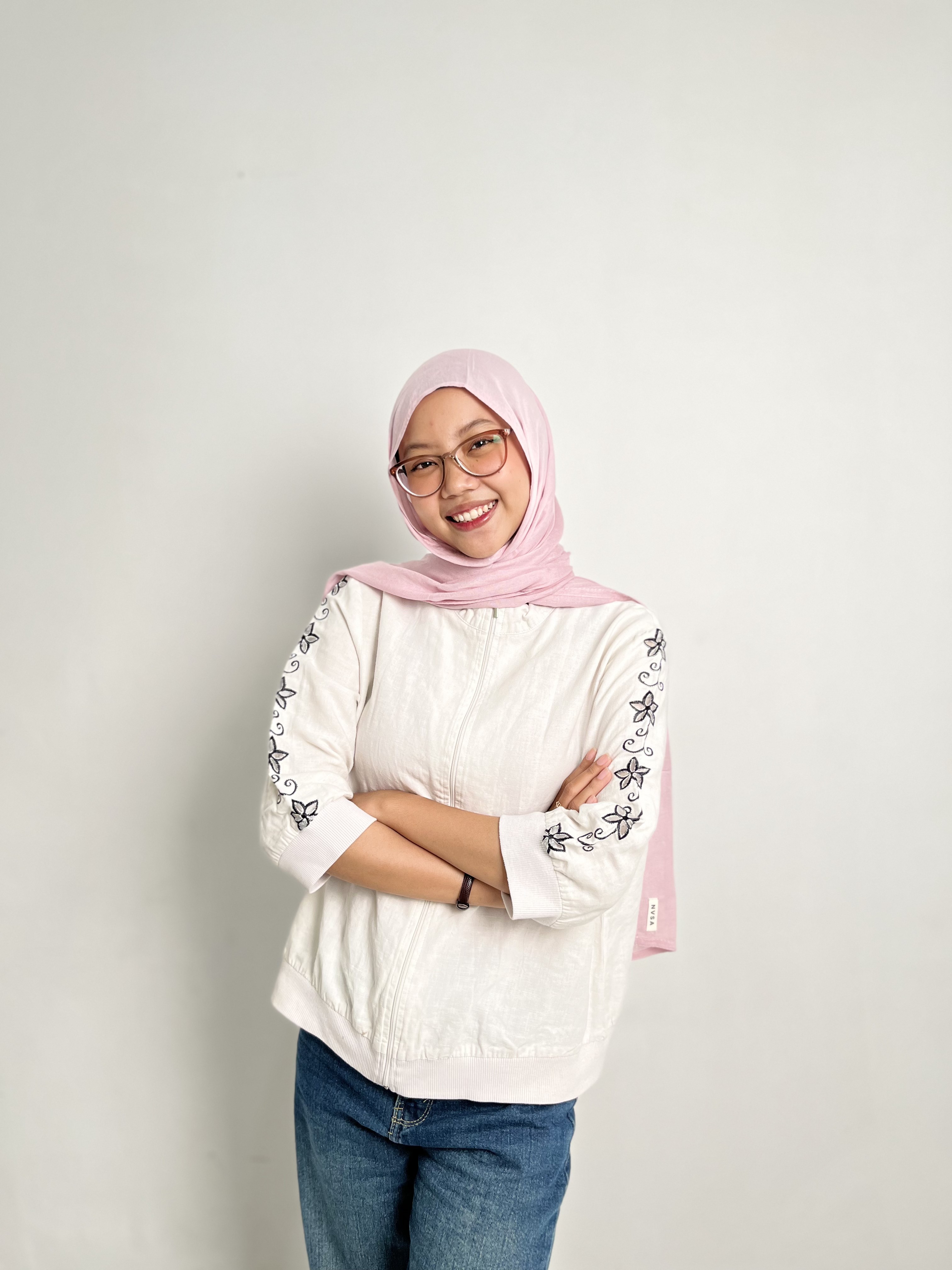Syfa Kania Laross — Social Media Officer